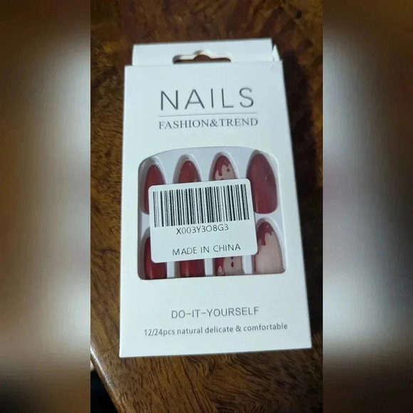 Almond Halloween Press on Nails Blood (New) - Picture 4 of 4